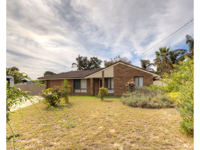 5 Hollybush Court, Forrestfield WA 6058