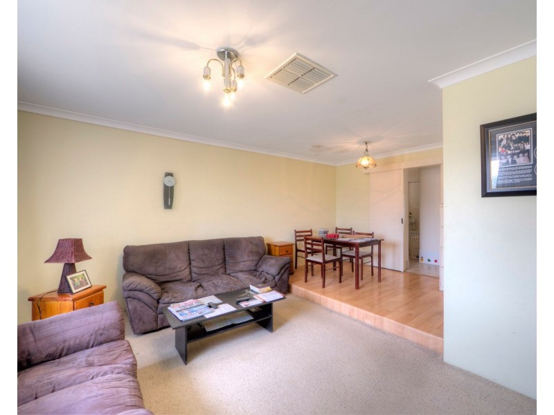 5 Hollybush Court, Forrestfield WA 6058