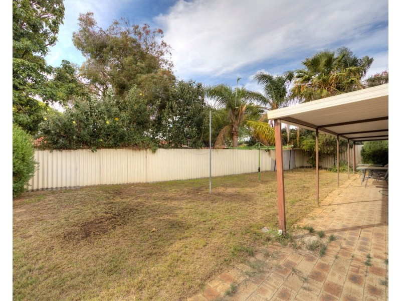 5 Hollybush Court, Forrestfield WA 6058