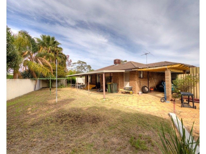 5 Hollybush Court, Forrestfield WA 6058