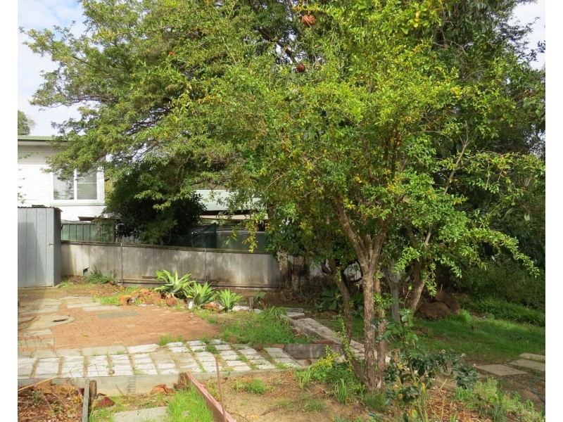 18 Peoples Avenue, Gooseberry Hill WA 6076