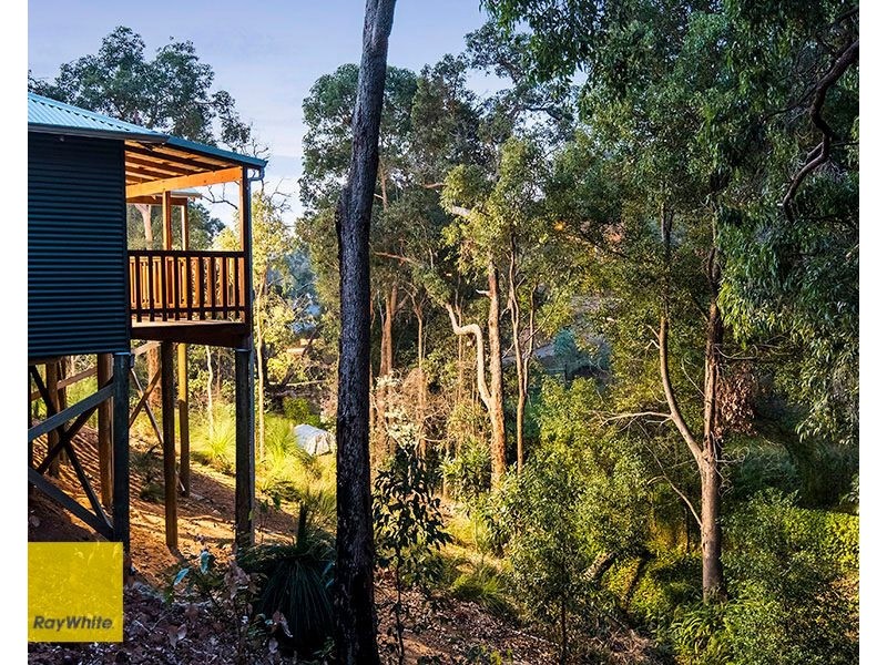 32 Persimmon Place, Kalamunda WA 6076