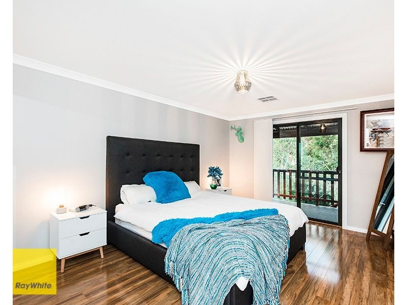 32 Persimmon Place, Kalamunda WA 6076