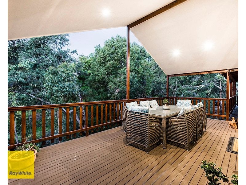 32 Persimmon Place, Kalamunda WA 6076