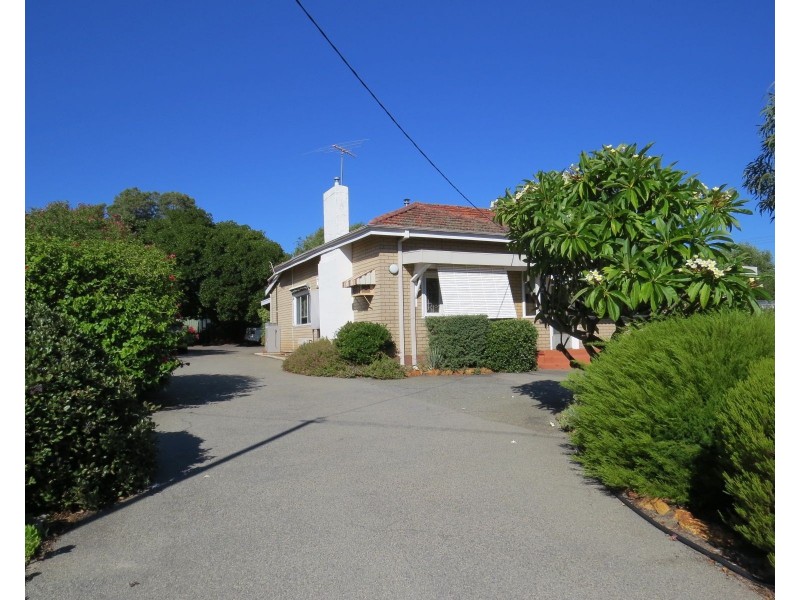 23 Peet Road, Kalamunda WA 6076