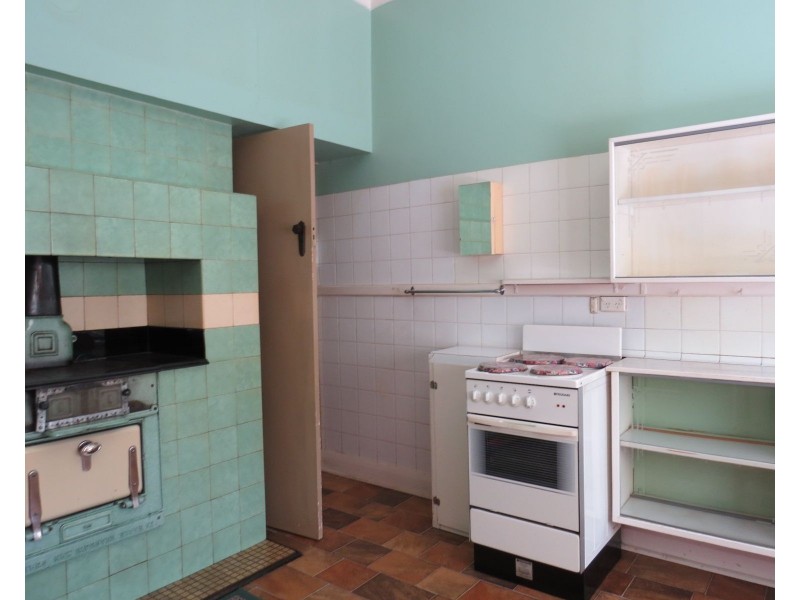 23 Peet Road, Kalamunda WA 6076