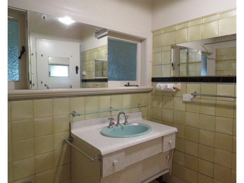 23 Peet Road, Kalamunda WA 6076