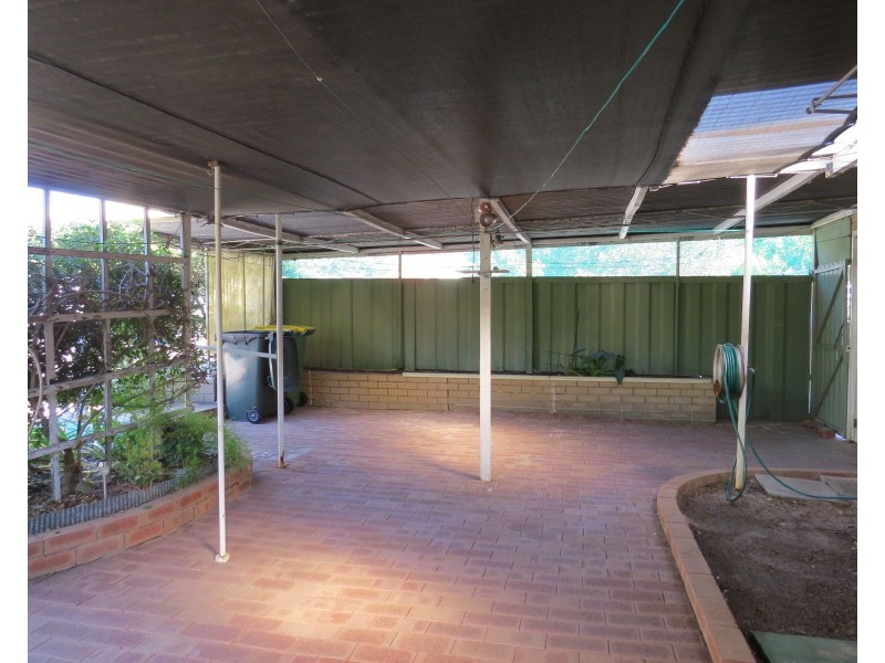 23 Peet Road, Kalamunda WA 6076