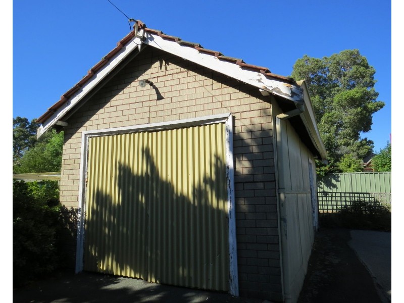 23 Peet Road, Kalamunda WA 6076