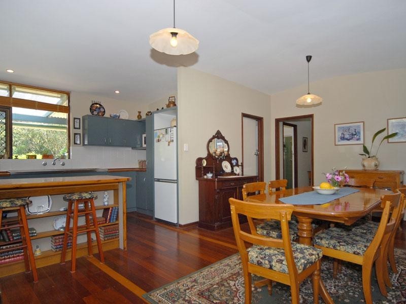 17 Recreation Road, Kalamunda WA 6076