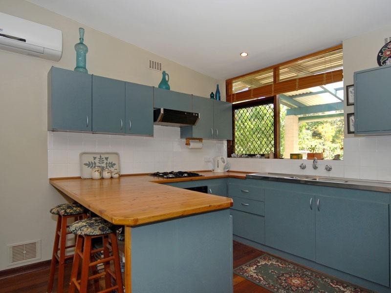 17 Recreation Road, Kalamunda WA 6076