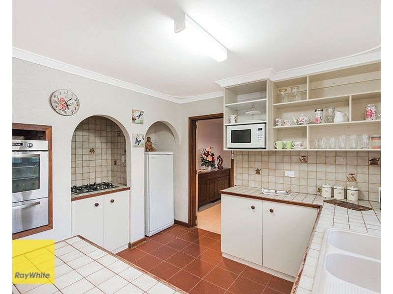 90 Holmes Road, Maida Vale WA 6057
