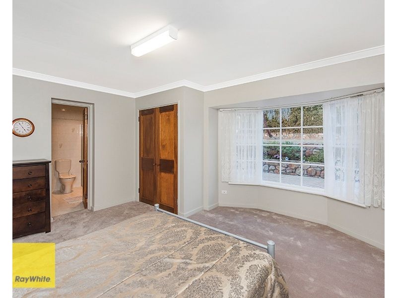 90 Holmes Road, Maida Vale WA 6057