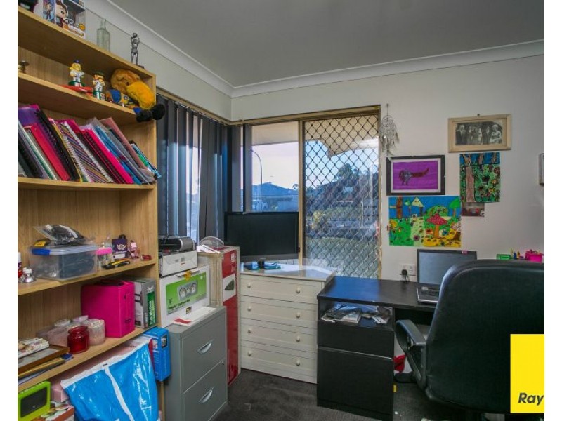 6 Reeves Place, Swan View WA 6056