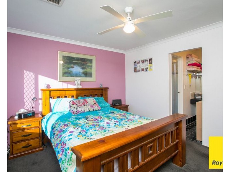 6 Reeves Place, Swan View WA 6056