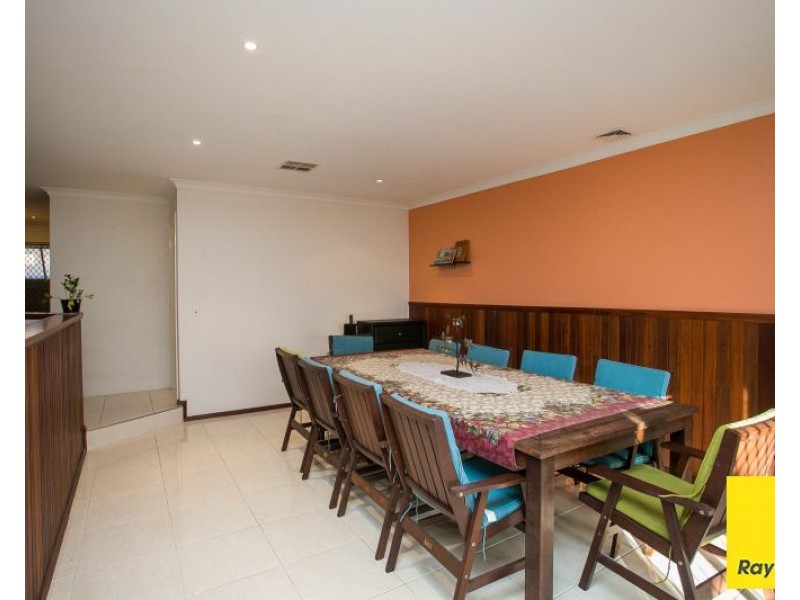 6 Reeves Place, Swan View WA 6056