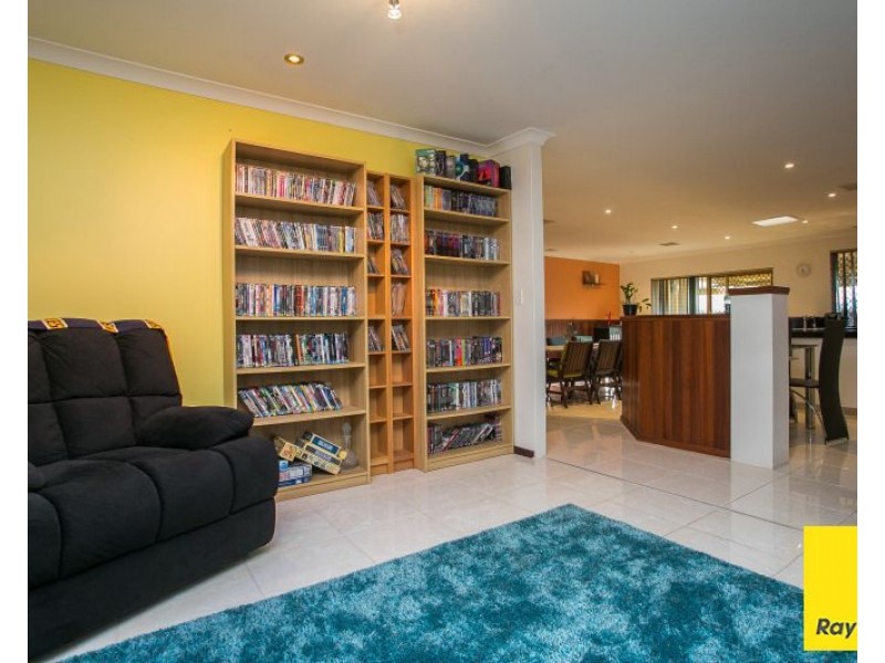 6 Reeves Place, Swan View WA 6056