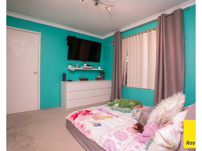 6 Reeves Place, Swan View WA 6056