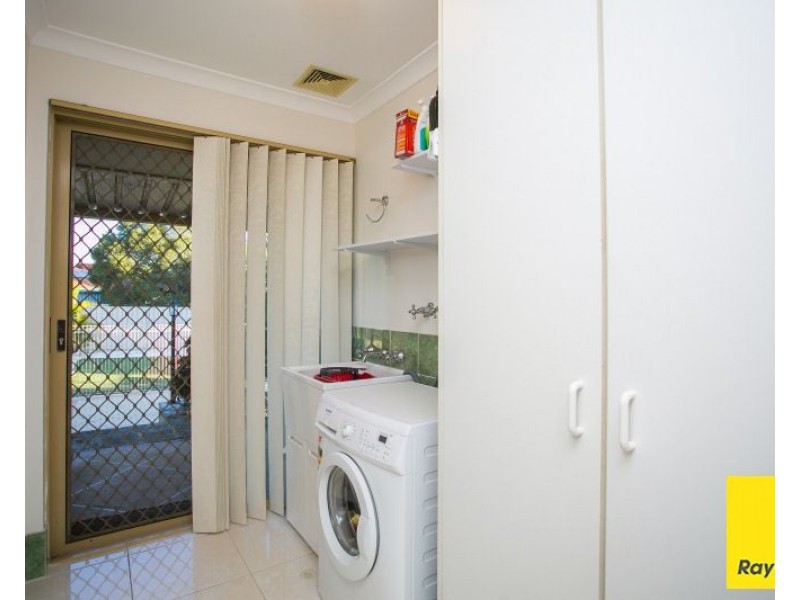 6 Reeves Place, Swan View WA 6056