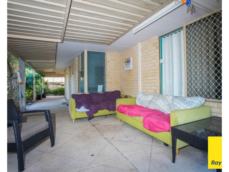 6 Reeves Place, Swan View WA 6056