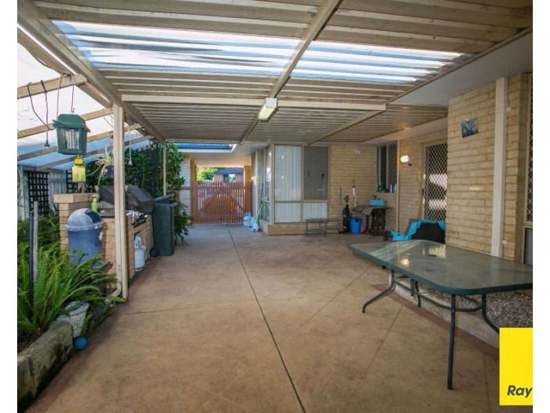 6 Reeves Place, Swan View WA 6056