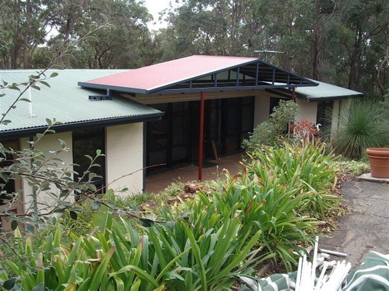 1 Cabarita Road, Kalamunda WA 6076