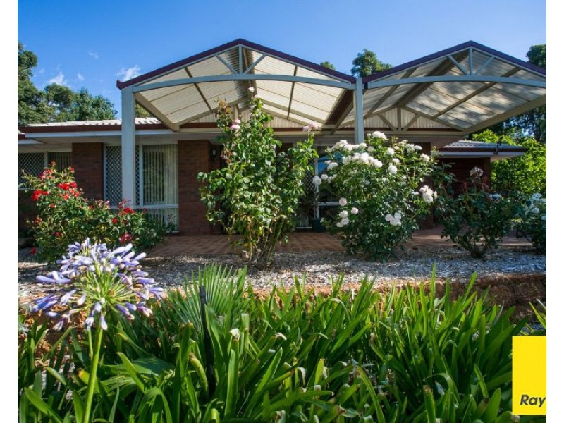 2 Flora Terrace, Lesmurdie WA 6076