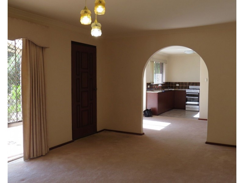 2 Flora Terrace, Lesmurdie WA 6076