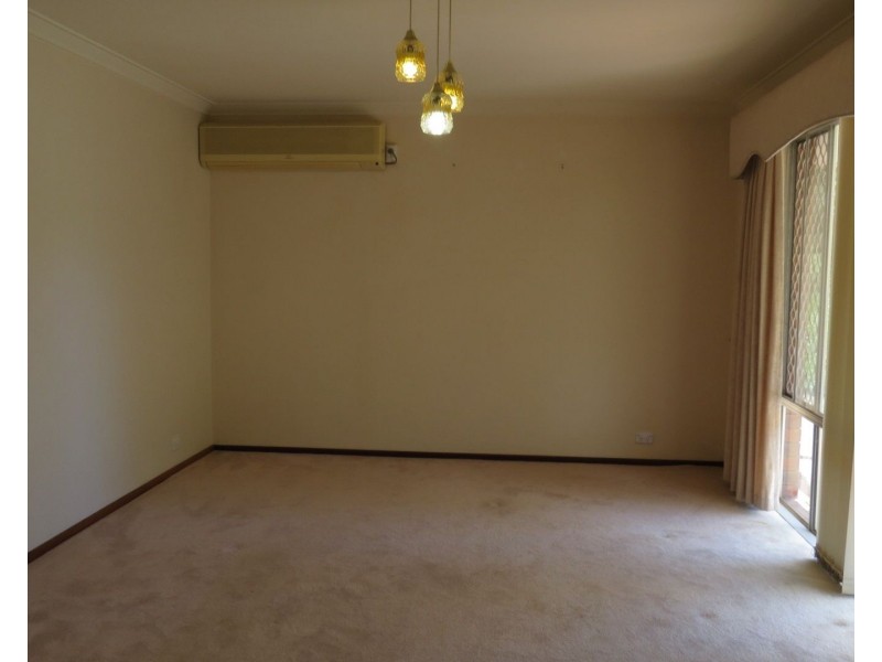 2 Flora Terrace, Lesmurdie WA 6076