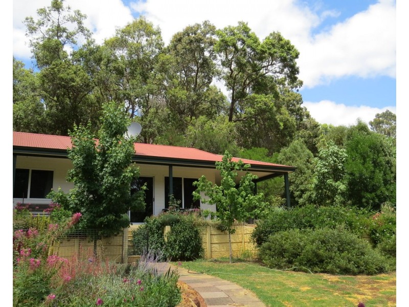 51 Woodbine Road, Pickering Brook WA 6076