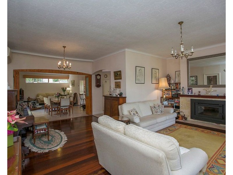 9 Davies Crescent, Gooseberry Hill WA 6076