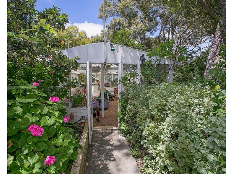 9 Davies Crescent, Gooseberry Hill WA 6076