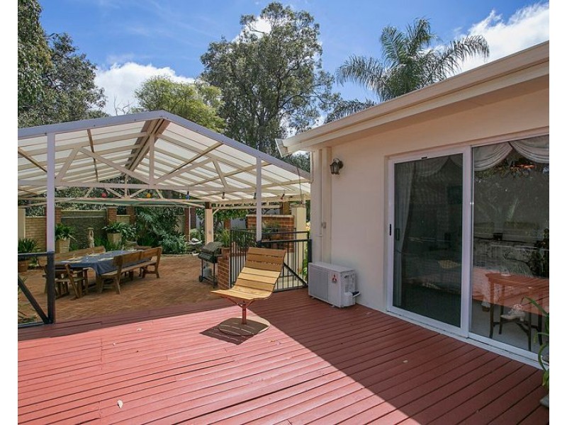 9 Davies Crescent, Gooseberry Hill WA 6076