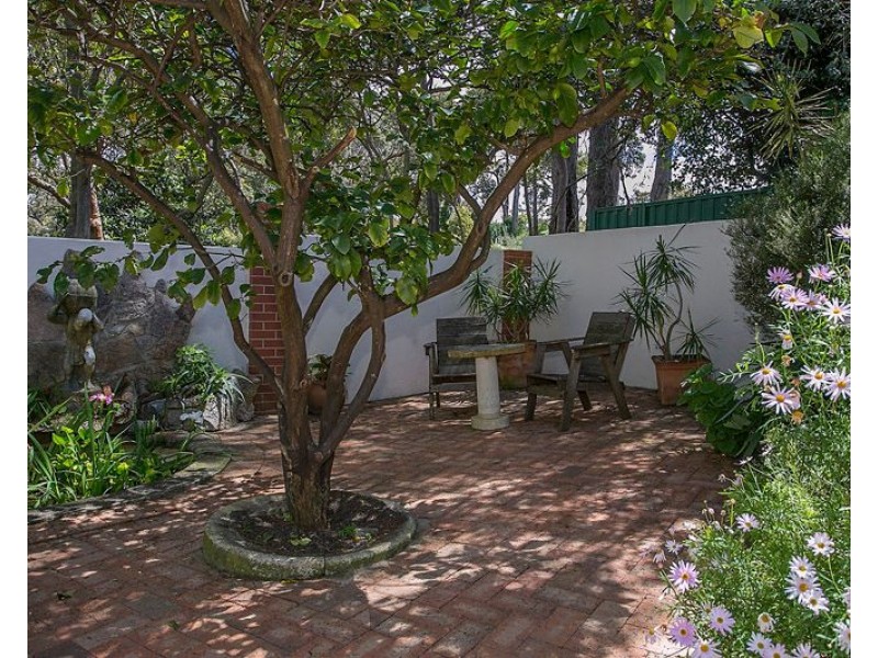 9 Davies Crescent, Gooseberry Hill WA 6076