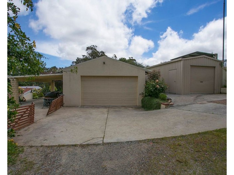 9 Davies Crescent, Gooseberry Hill WA 6076