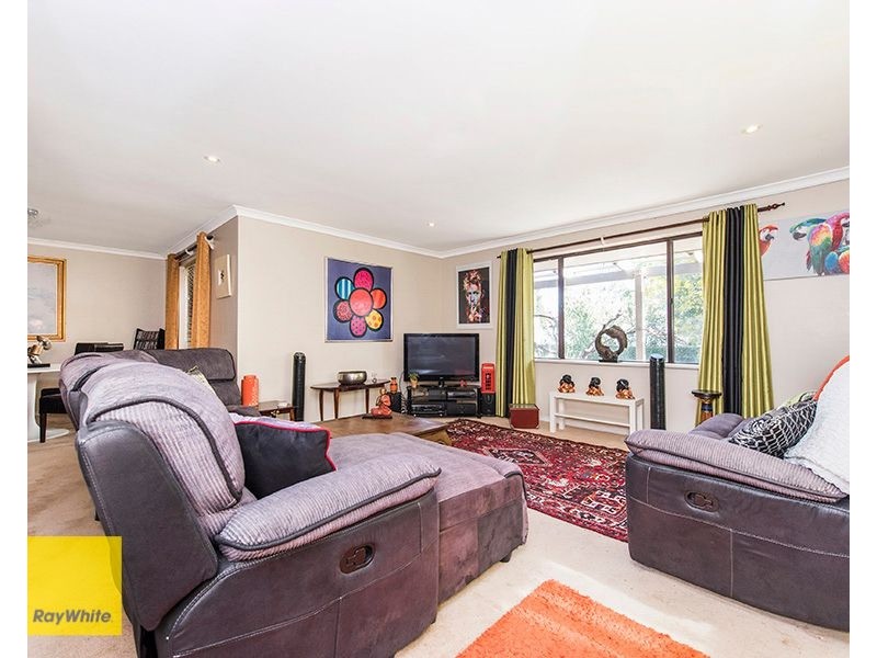 15 Peet Road, Kalamunda WA 6076