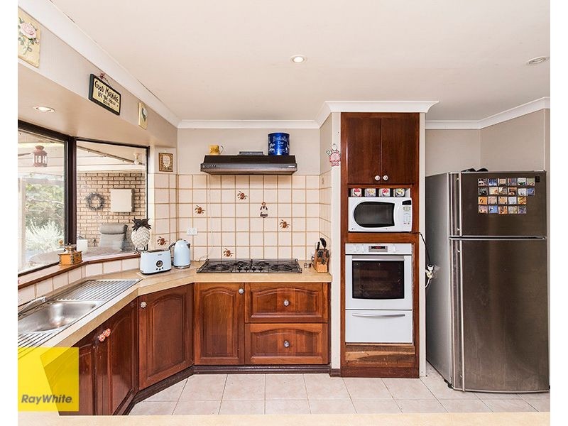 15 Peet Road, Kalamunda WA 6076