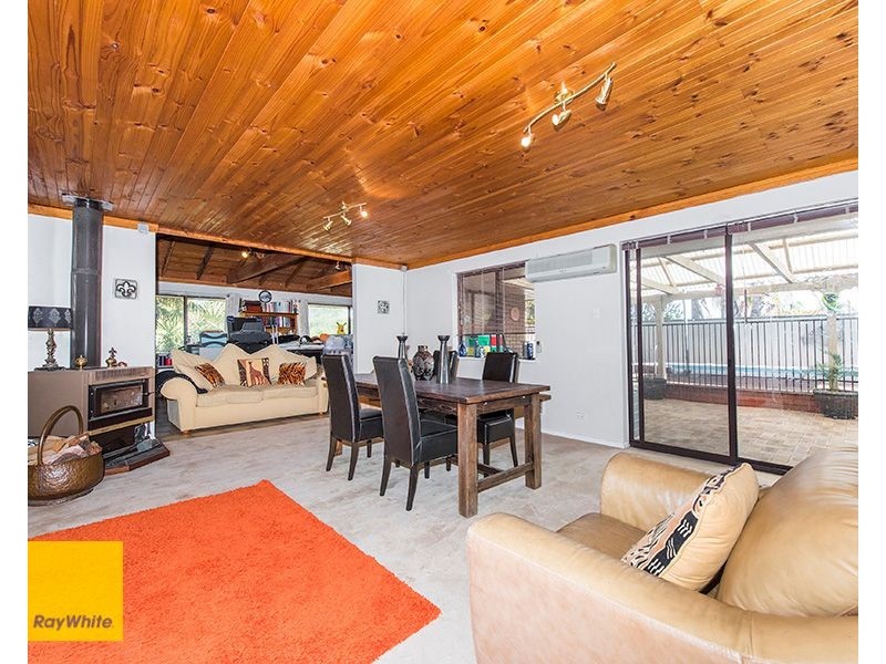 15 Peet Road, Kalamunda WA 6076