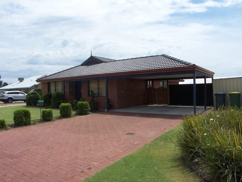 12 Manor Gardens, High Wycombe WA 6057