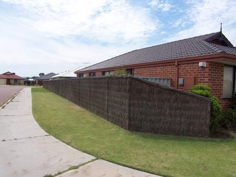 12 Manor Gardens, High Wycombe WA 6057