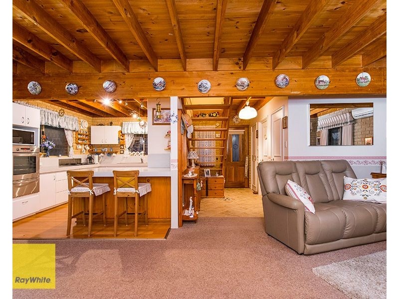 7 Graham Road, Gooseberry Hill WA 6076