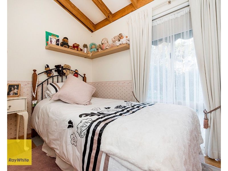 7 Graham Road, Gooseberry Hill WA 6076