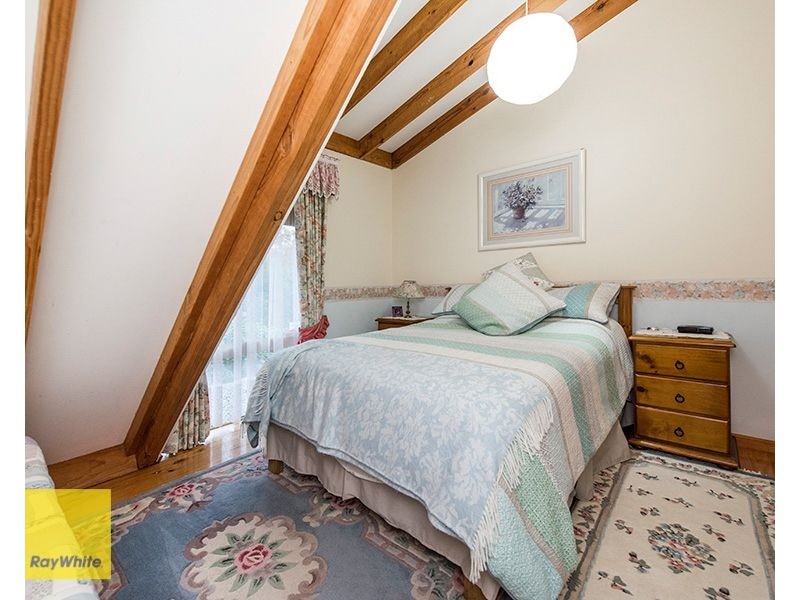 7 Graham Road, Gooseberry Hill WA 6076