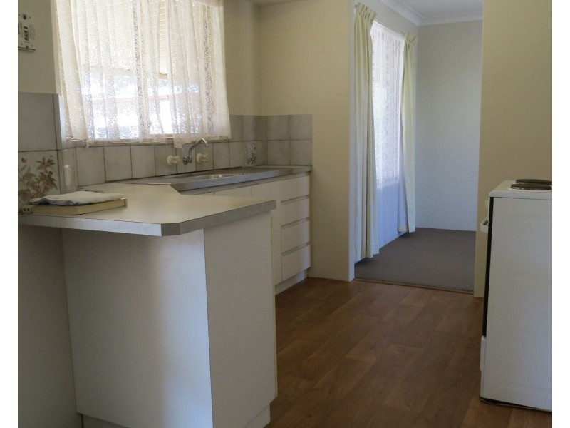 1 Brolga Court, High Wycombe WA 6057