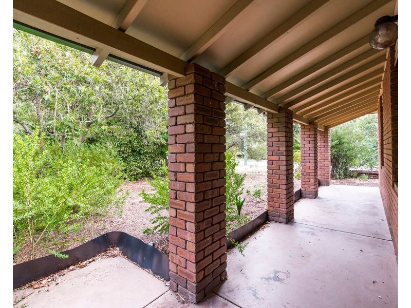 72 Sanderson Road, Lesmurdie WA 6076