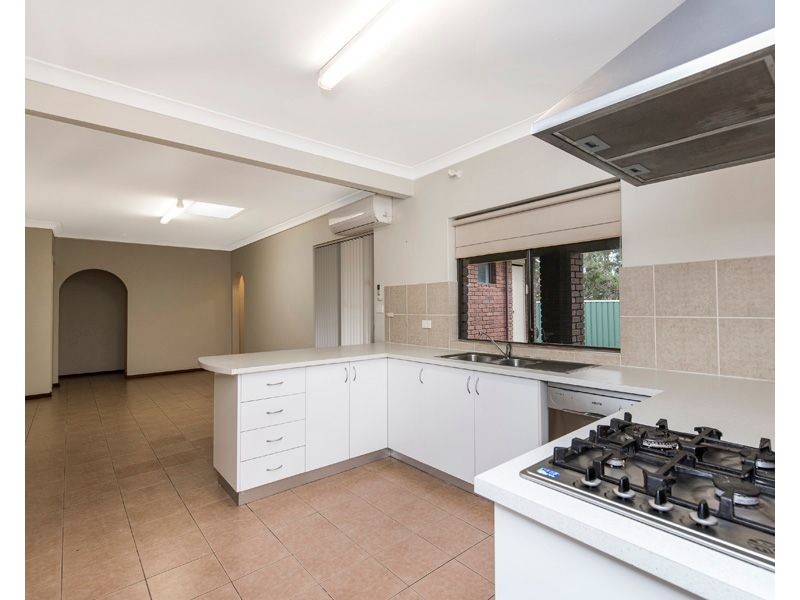 72 Sanderson Road, Lesmurdie WA 6076