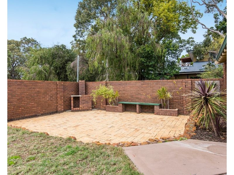 72 Sanderson Road, Lesmurdie WA 6076