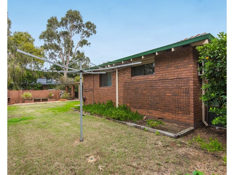 72 Sanderson Road, Lesmurdie WA 6076