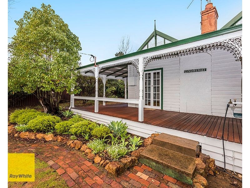 23 Lyndhurst Road, Kalamunda WA 6076