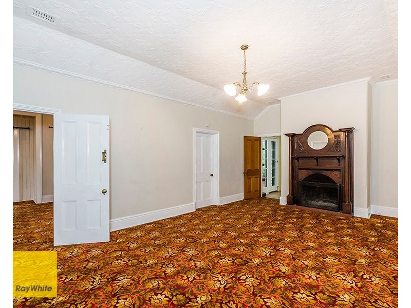 23 Lyndhurst Road, Kalamunda WA 6076